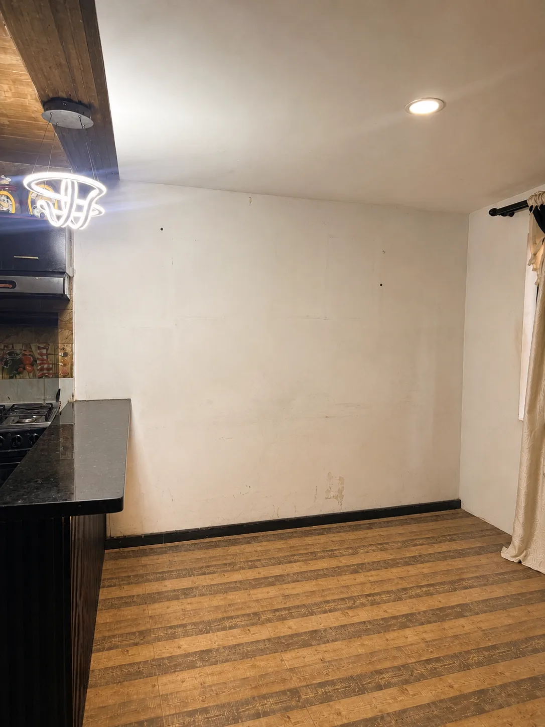 Proyecto Comedor — Lámina UV marmolizada — antes de la instalación
